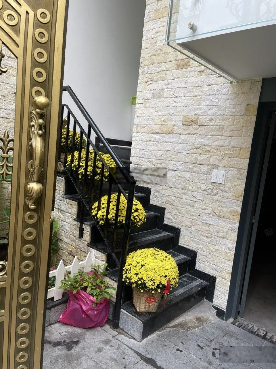 25 tỷ bán nhà MT Đặng Văn Ngữ Q. PN, DT: 6x18m, hầm 5 tầng sân thượng