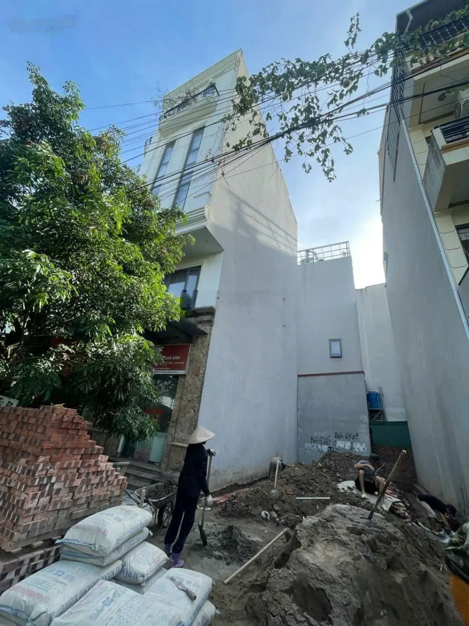 Bán đất phố Doãn Kế Thiện, ngõ lớn ô tô tránh, vỉa hè, kinh doanh 60m2, 14,9 tỷ