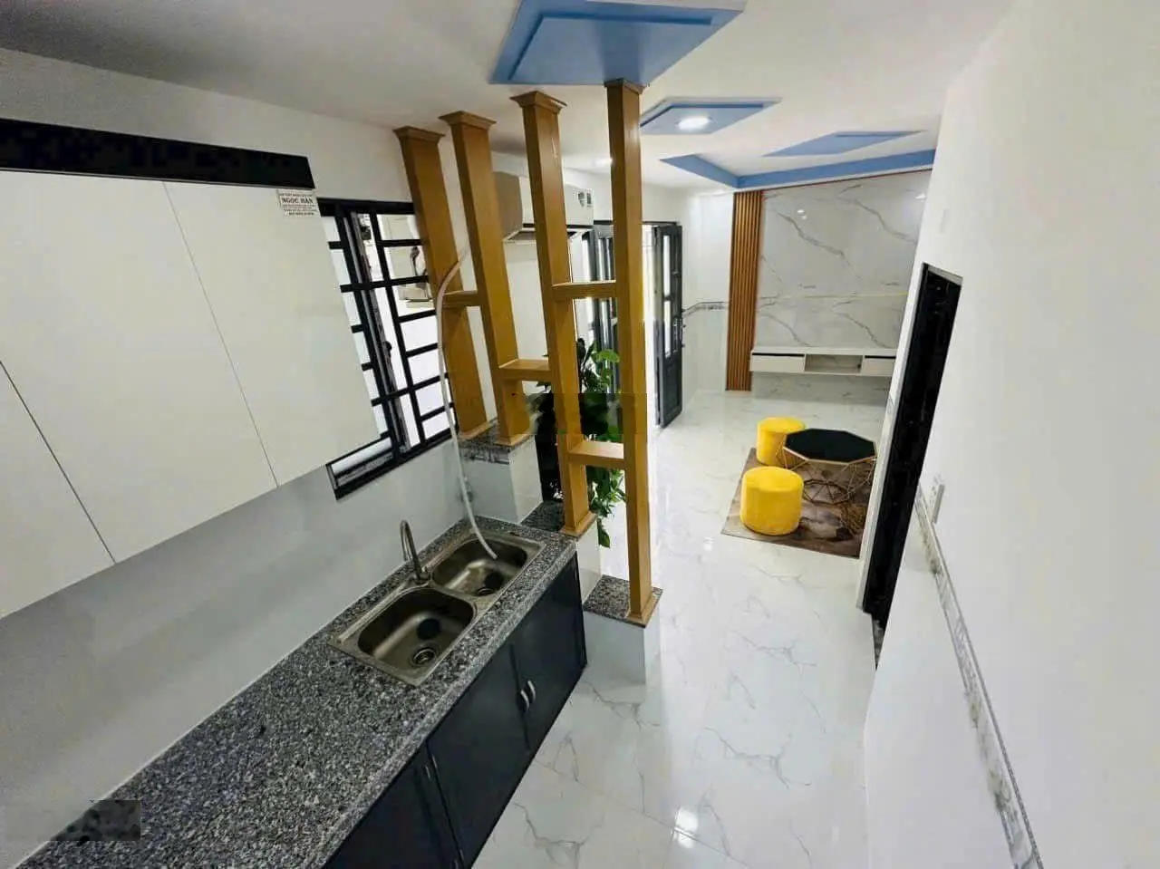 Nhà đẹp giá rẻ gần chợ mỹ hạnh nam