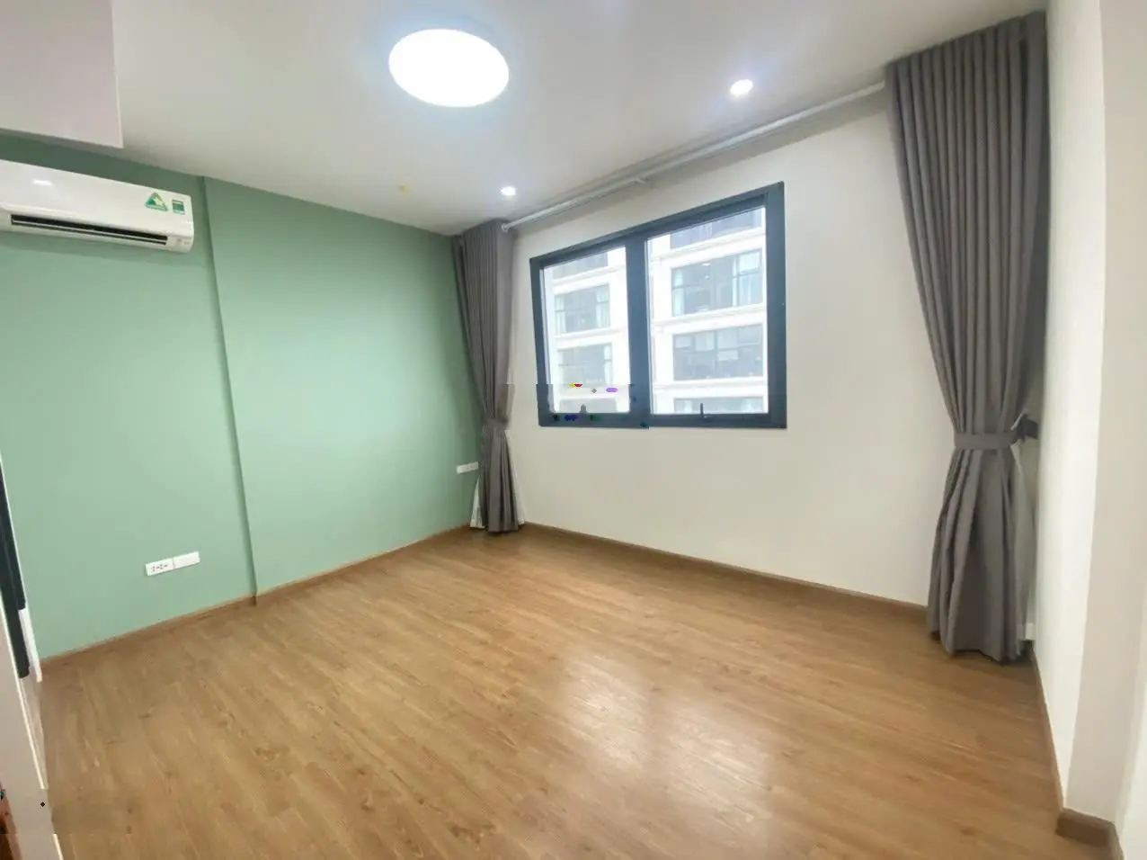 Bán nhanh căn hộ 104m2 - 2wc dự án Iris Garden - 30 Trần Hữu Dực - Mỹ Đình