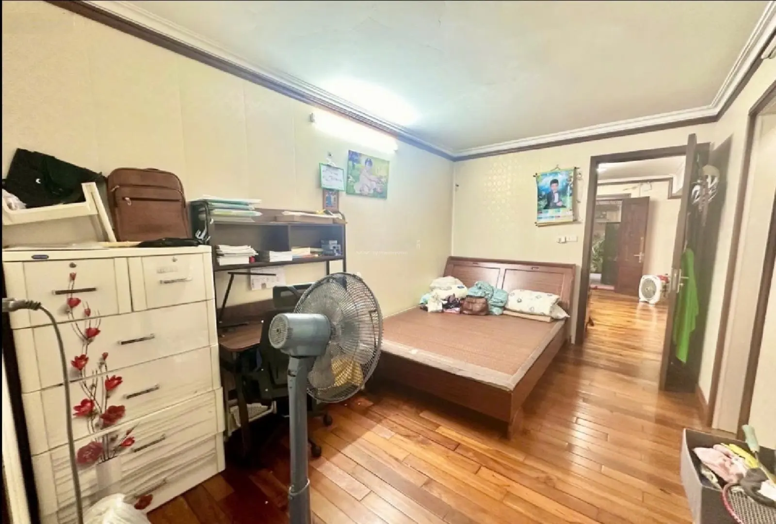 Bán nhà tập thể Nghĩa Tân 65m2, 2PN, nhà tầng 1 gần phố ngõ thông, 2 mặt ngõ trước sau, giá 4,86 tỷ