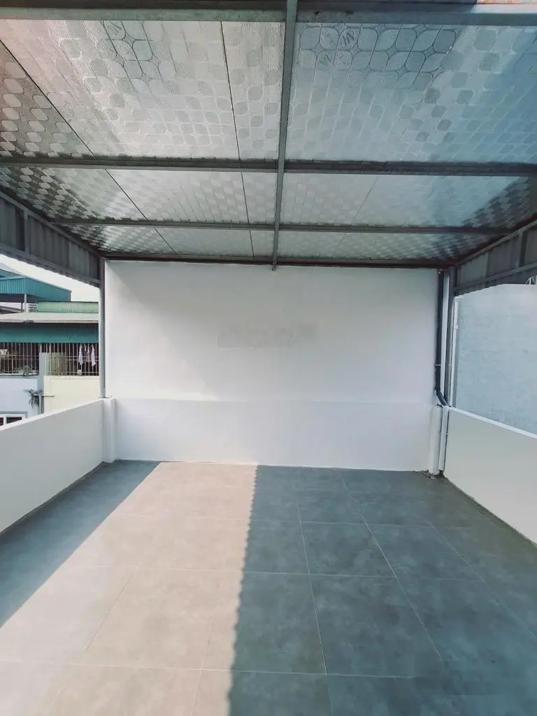 Siêu phẩm Nguyễn Văn Cừ, full nội thất , cách phố vài bước chân. Giá nhỉnh 6tỉ