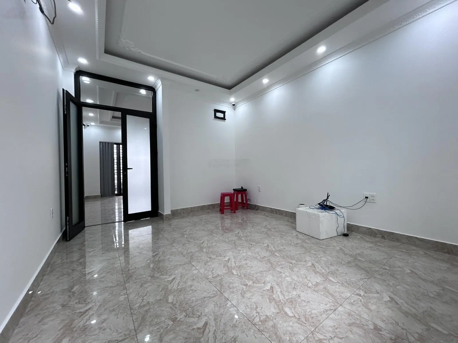 Nhà dân xây độc lập, TĐC Vườn Hồng vẫn còn mới nguyên, 3 tầng, 4 tỷ 7