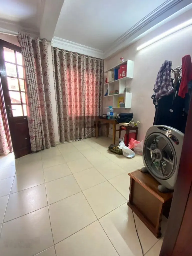 Bán nhà ngõ 28 Tứ Liên, 37m2, 5 tầng mặt tiền 5m, dân xây chắc chắn, chỉ 6,2 tỷ.