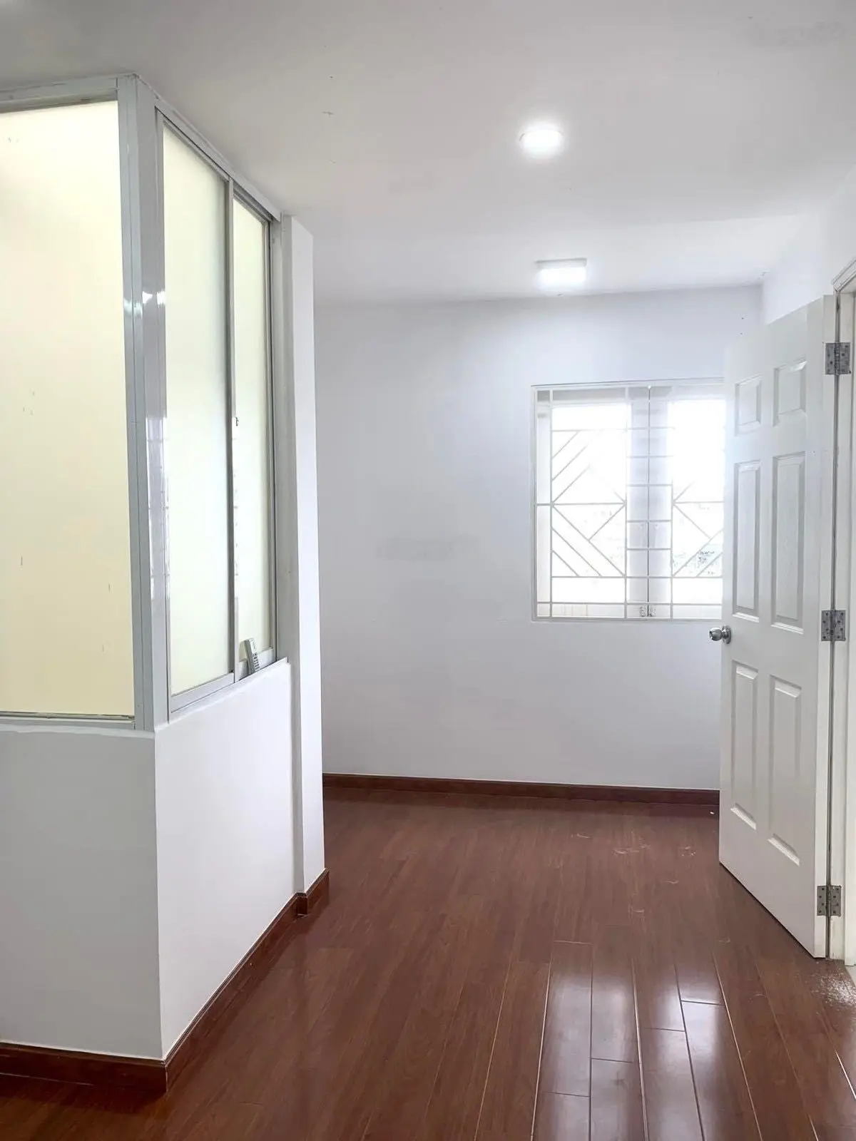 Nguyễn Văn Đậu, P5 - 42m2, 4 tầng, 5PN - DTSD 154m2 - hẻm trước nhà 4m - giá 7.5 tỷ