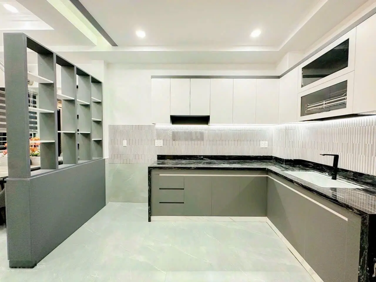 Bán Nhà đẹp y hình 1trệt, 1lầu, 2PN 4,65 tỷ hẻm xe hơi 1422 đ.Huỳnh Tấn Phát, phường Phú Mỹ, Quận 7