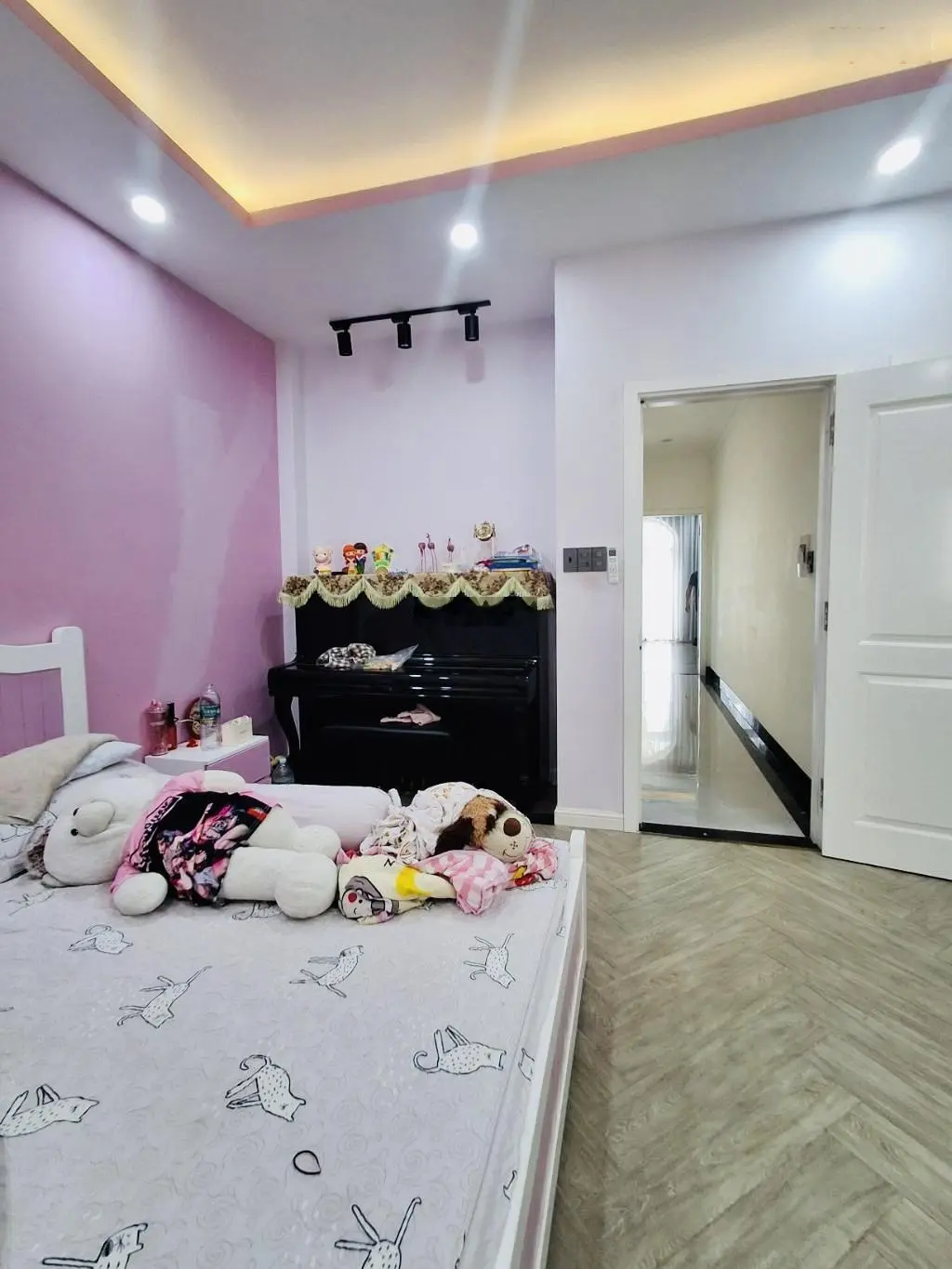 Nhà đẹp 4 tầng ngang 5 bề thế - phường cái lái quận 2 tp thủ đức - nhanh tay sở hữu ạ.!