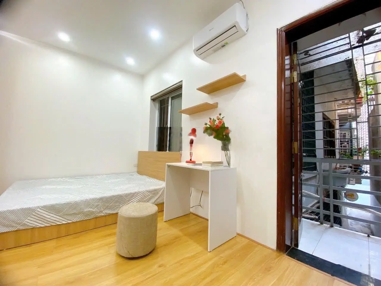 Bán nhà Nguyễn Trãi - Gần Royal City, Ngõ Nông Cực Hiếm - 53m² - Giá 8.4 Tỷ