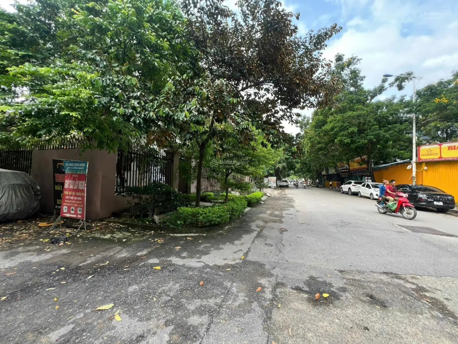 Bán đất Ngô Quyền La Khê 36m, MT 4.2m, giá 7.95 tỷ, lô góc, ô tô tránh, nở hậu đẹp