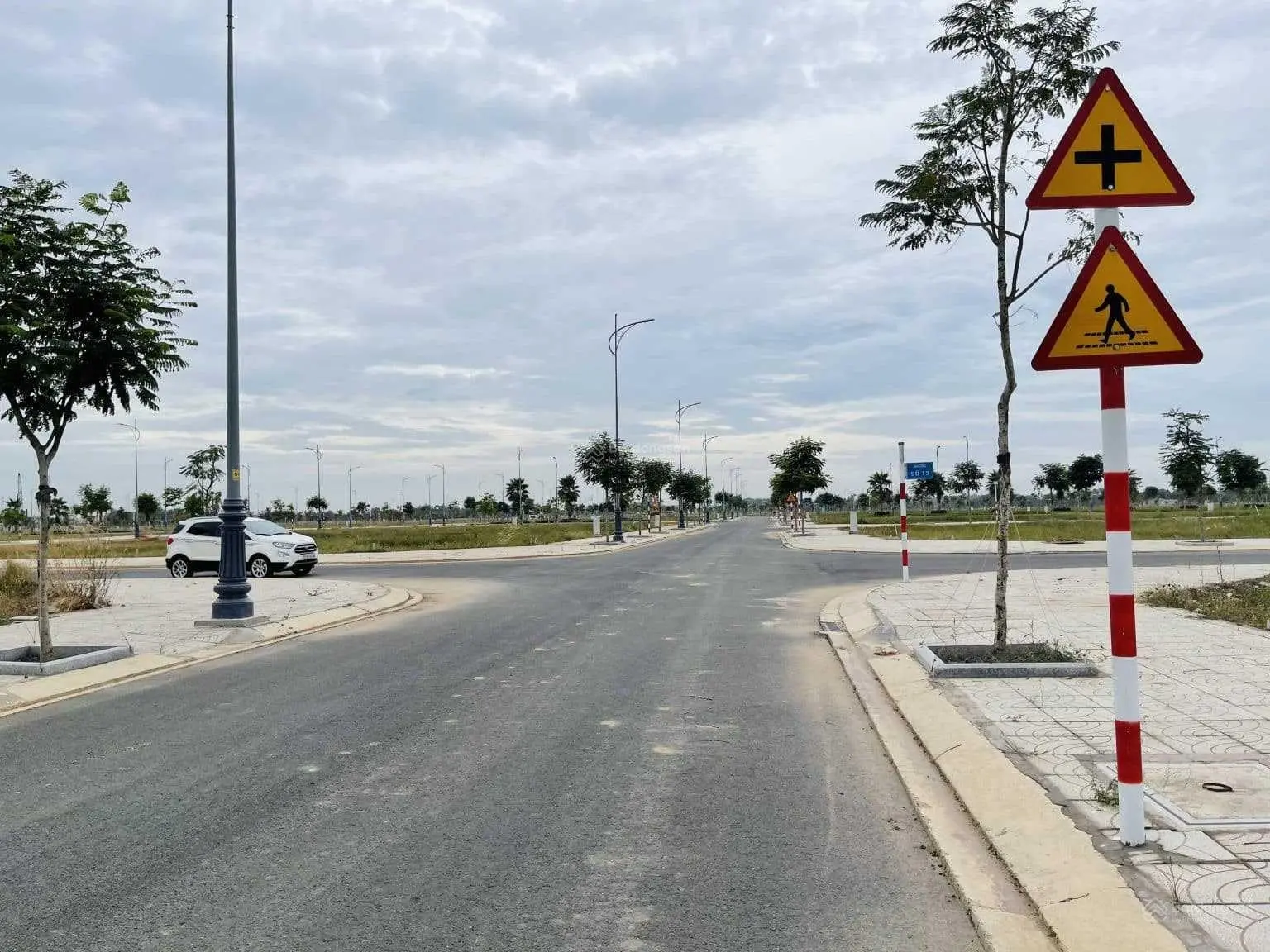 Căn góc view sông đường 18m Biên Hòa New City DT 137,5m2 giá chỉ 20 triệu/m2 bao thuế phí có sổ sẵn