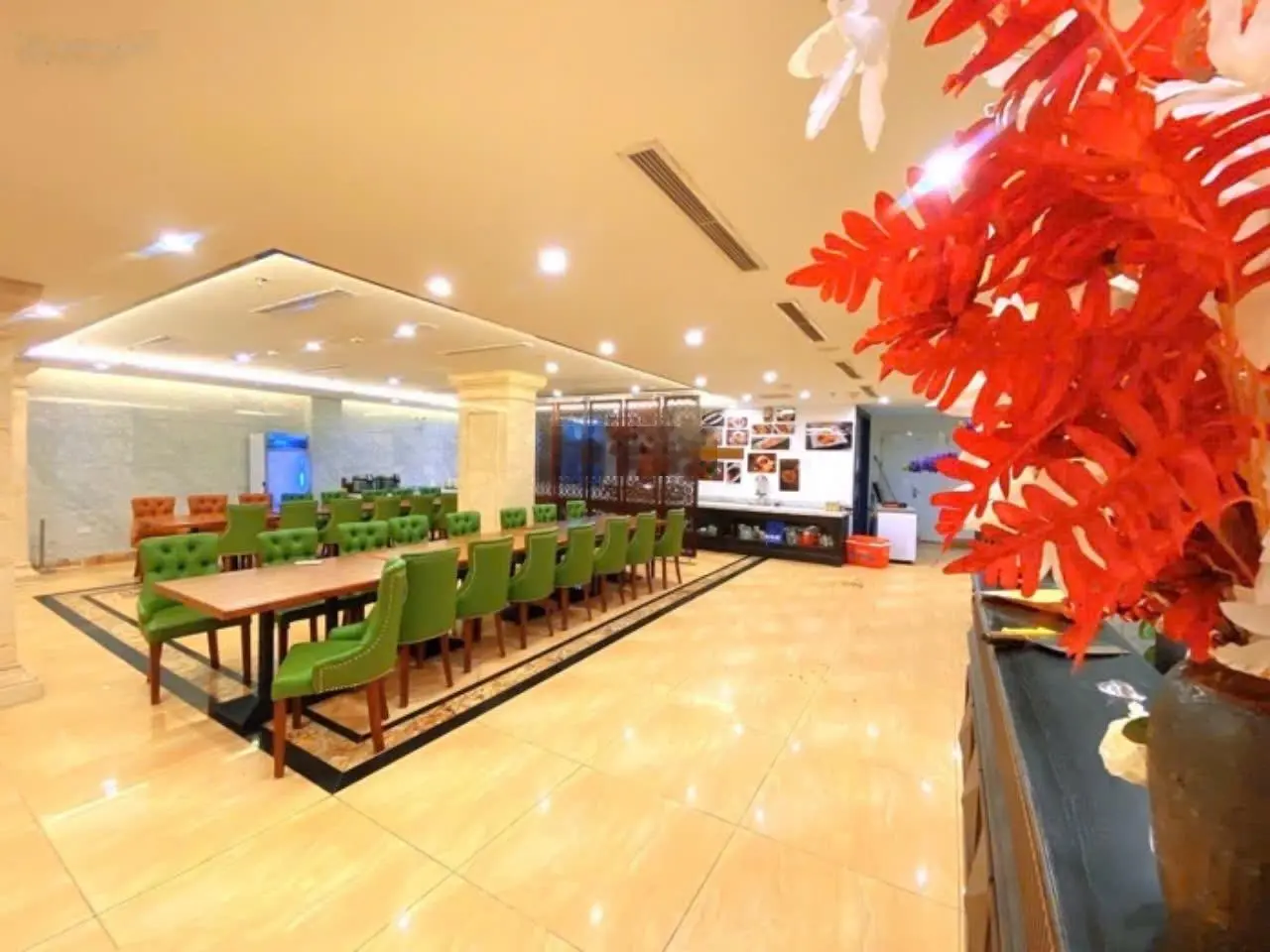 Bán khách sạn 5 sao - Mặt tiền khủng - Diện tích lớn 520m2 10 tầng Cầu Giấy 250 tỷ