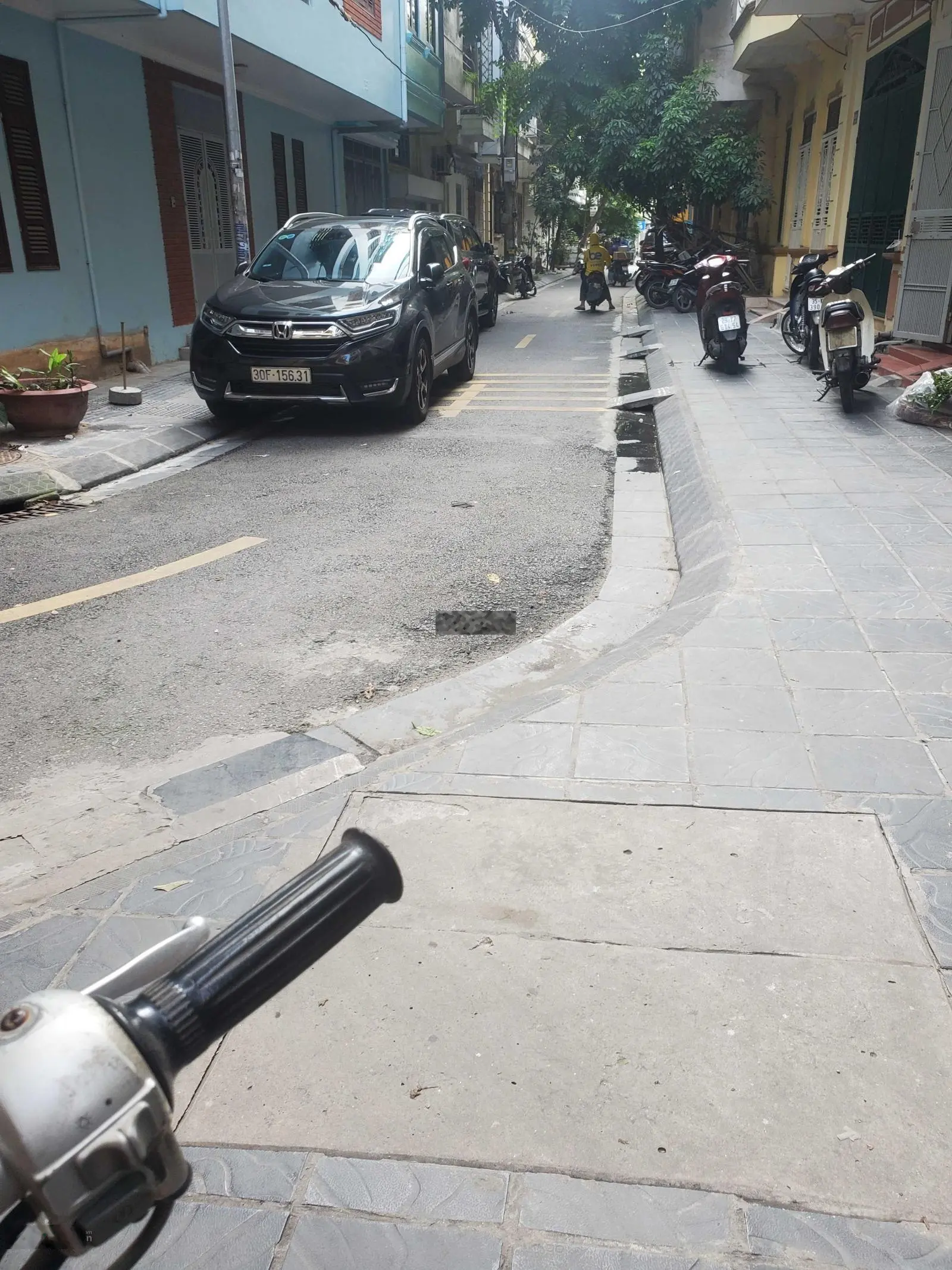 Lãng Yên Đầm Trấu 31m2 6 tầng, ô tô đỗ cổng