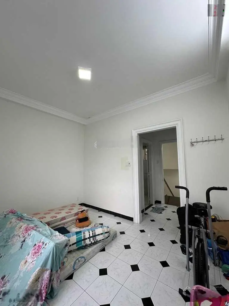 HIẾM, nhà VIP 2 mặt hẻm 6m trước sau, Nguyễn Hồng Đào, 4 tầng, vuông A4
