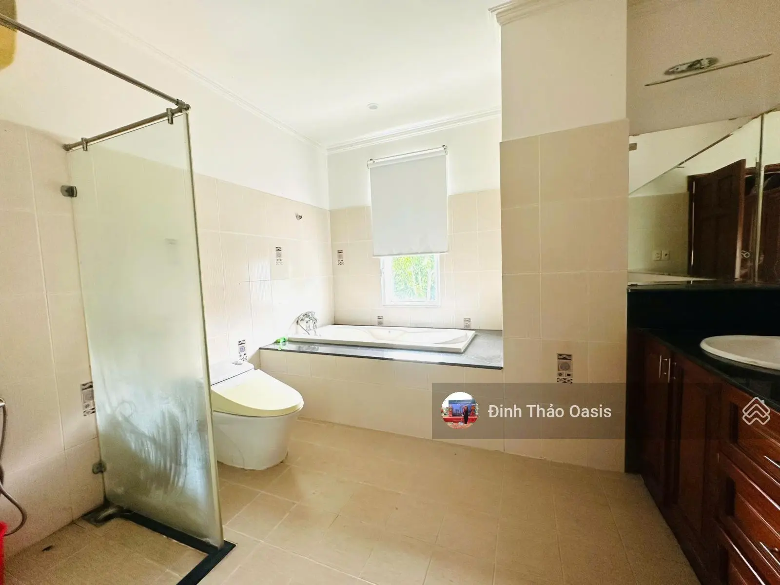 Bán biệt thự đẹp ngang 14mx18,5m trục chính gần hồ bơi kế siêu thị Aeon Mall và sân Golf sông Bé