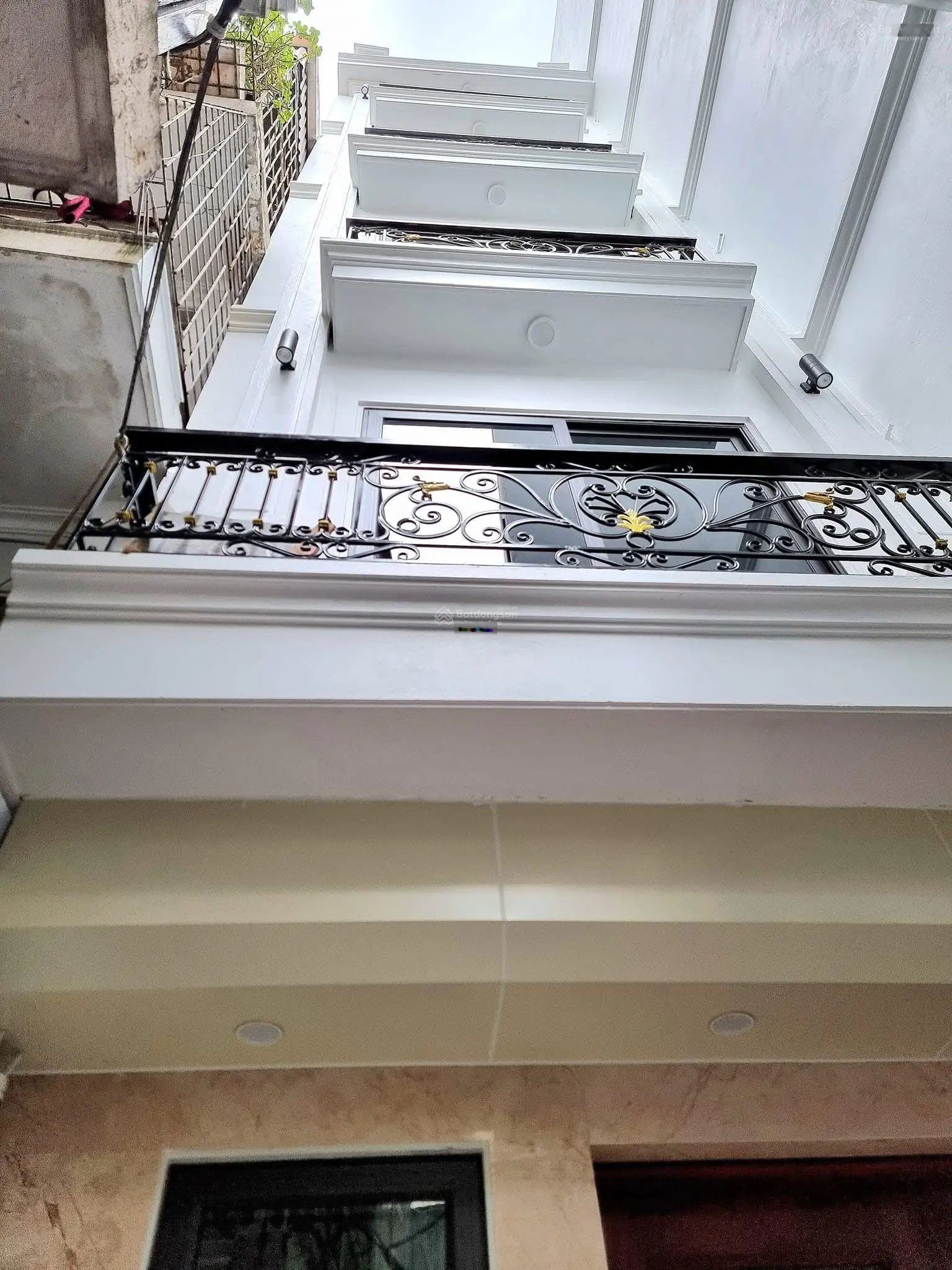 Chính chủ bán nhà xây mới 57 m2 x 6 tầng - 6 ngủ sổ đỏ phố Khâm Thiên nhỉnh 9 tỷ - ngõ ngắn - rộng