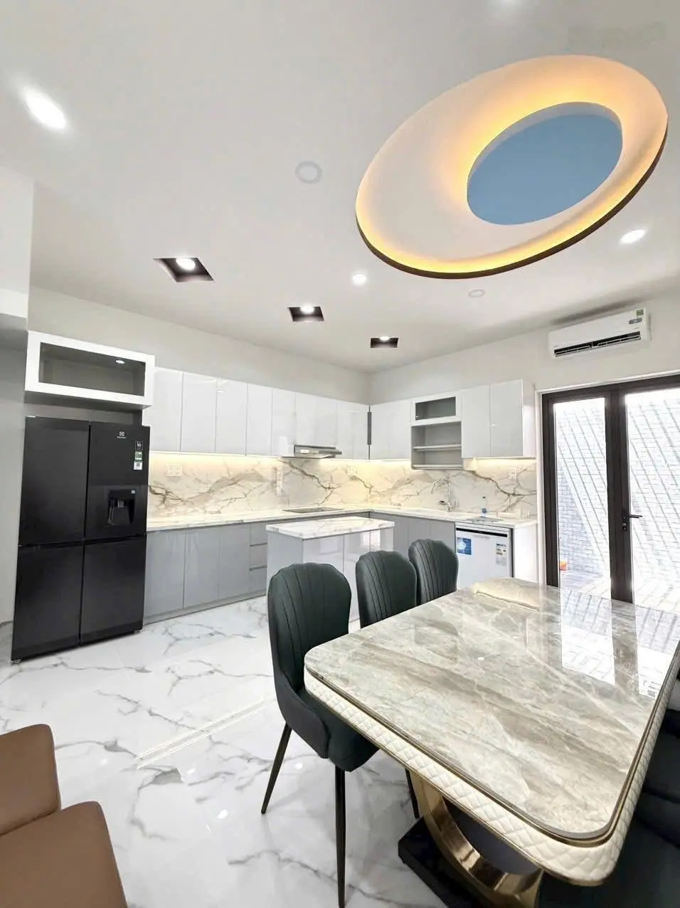 Nhà mới xây KĐT Mỹ Gia đối diện công viên - Diện tích : 100m2 ( ngang 5m ). Hướng Bắc - Nhà 3 tầng