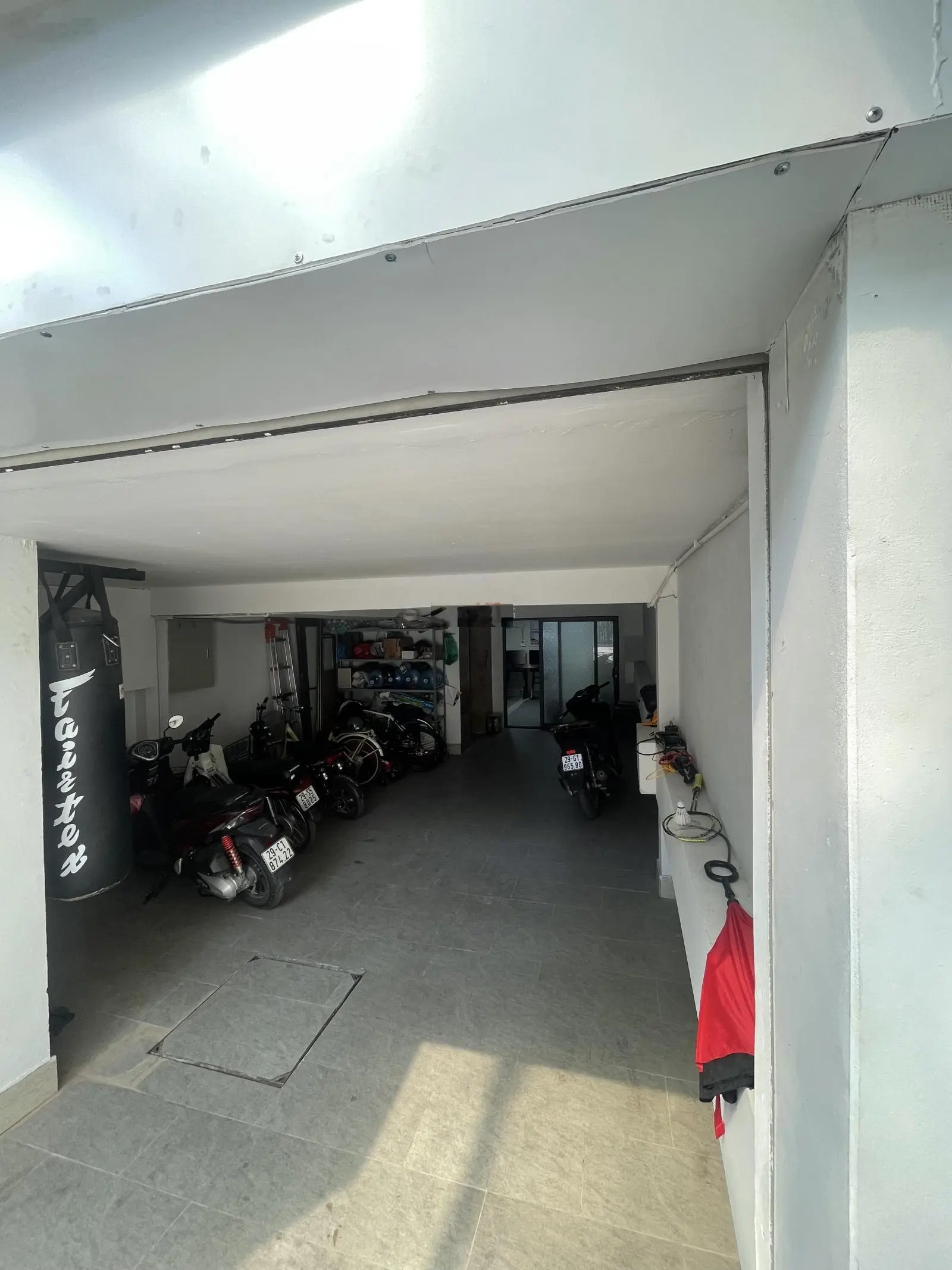 Bán liền kề diện tích 108m2, 5,1m mặt tiền, trước nhà ô tô tránh, dừng đỗ ngày đêm, gara ô tô