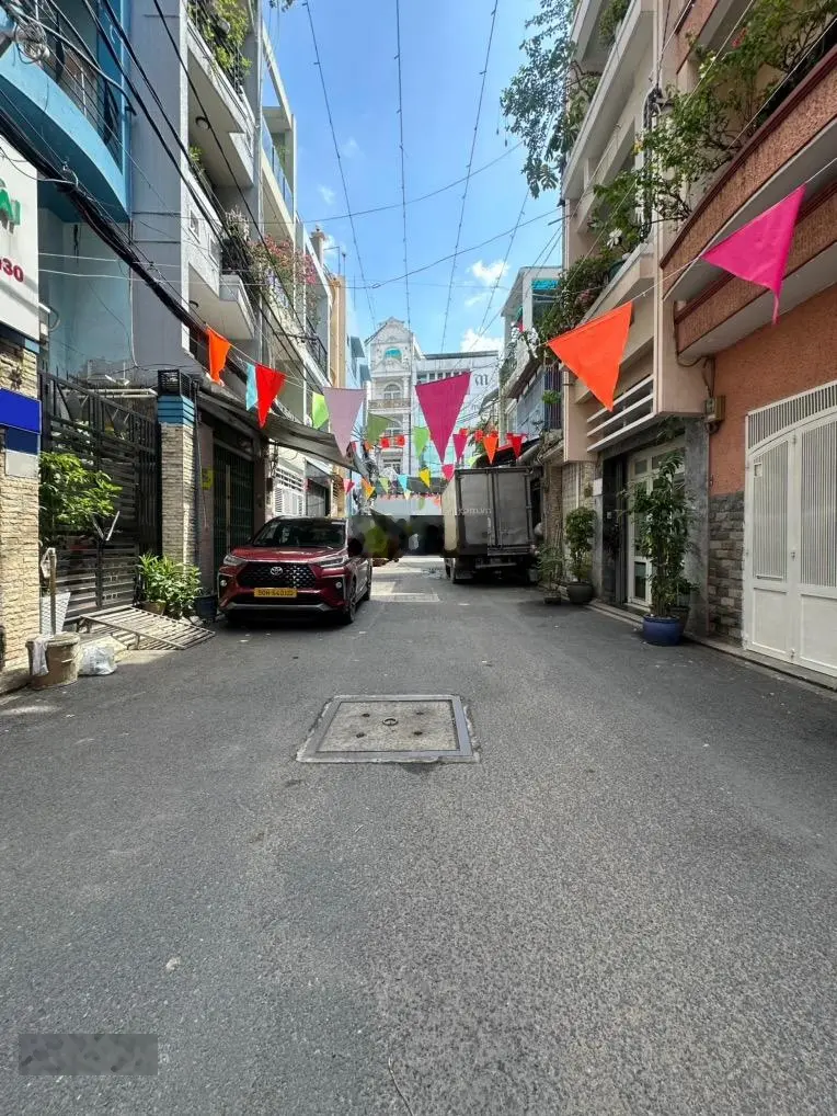 Hiếm - Phú Nhuận - Huỳnh Văn Bánh - hẻm nhựa 10m xe tải tránh - sát mặt tiền - 4tầng - hơn 9tỷ