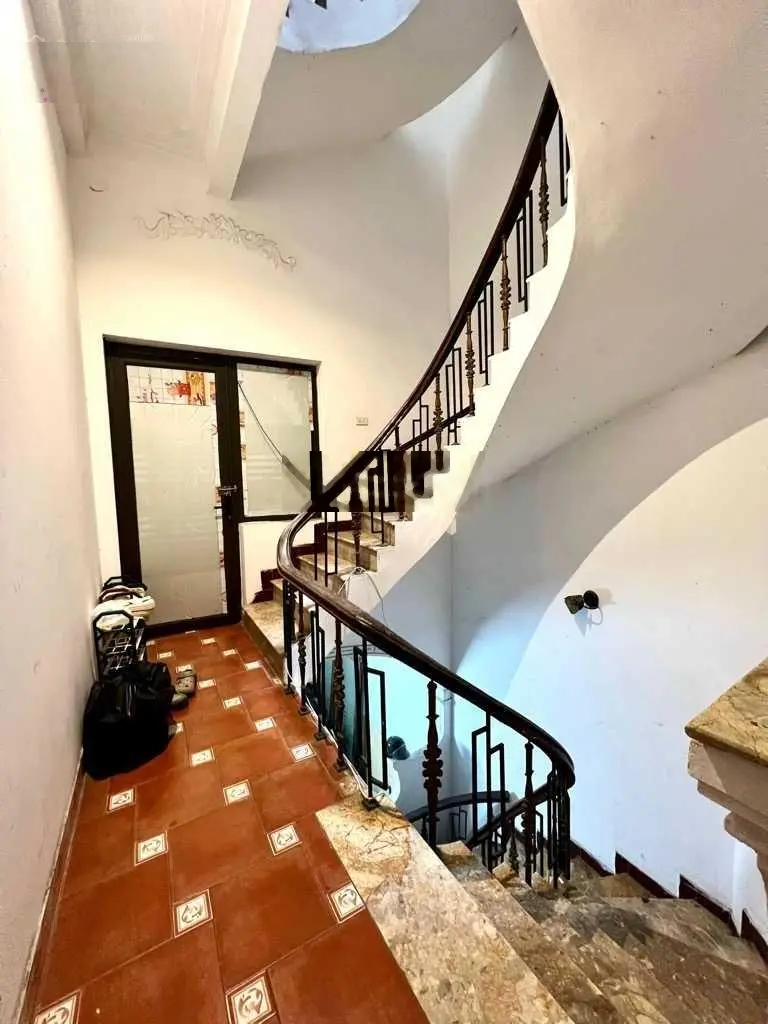 Bán nhà mặt phố Kim Giang, Hoàng Mai, DT 71m2, 5T, MT 3,8m, giá 22,3 tỷ, 0948 552 ***
