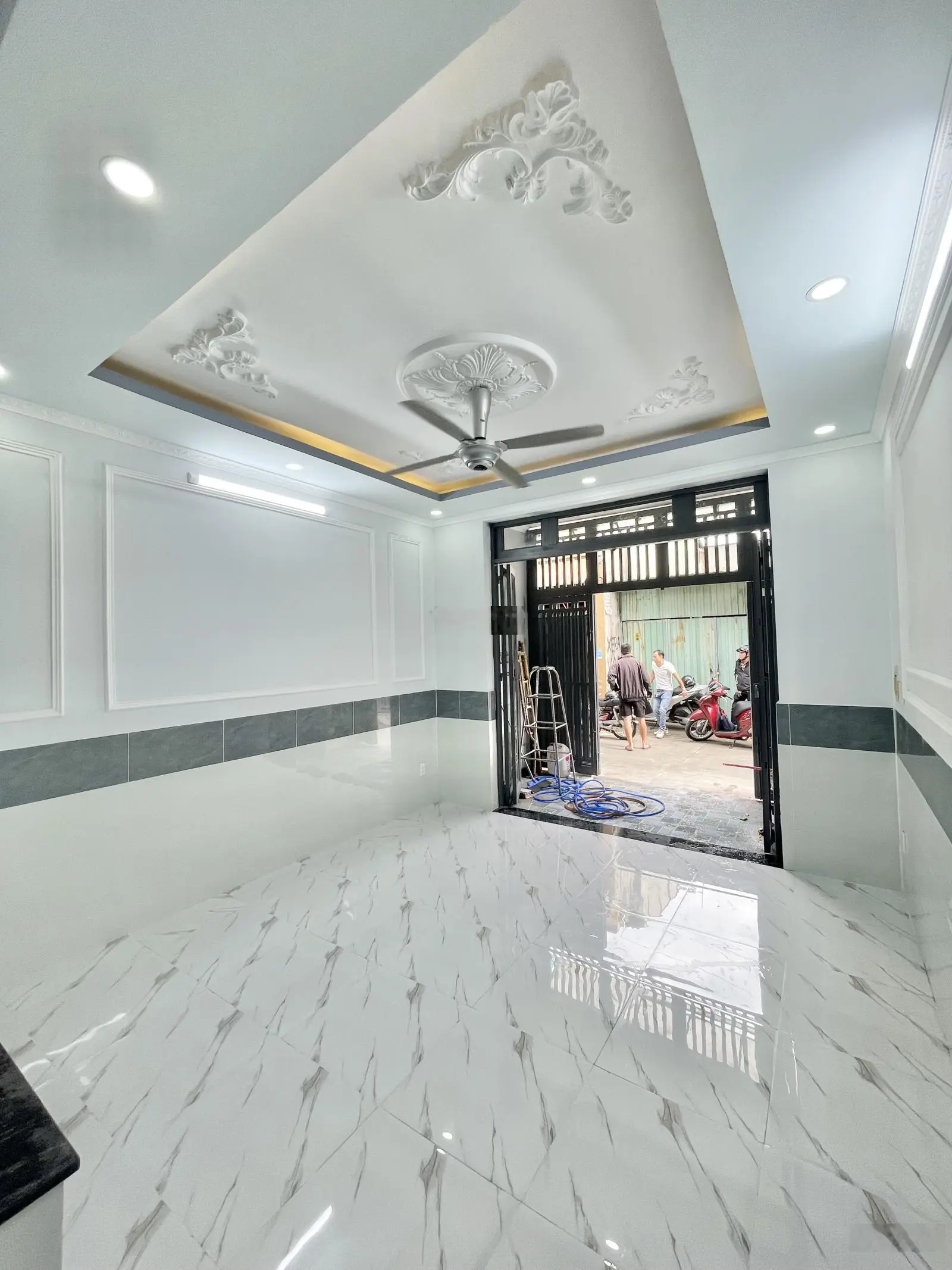 Cần bán nhà sổ chung lầu trệt hẻm thông đã có số lô số thửa chờ ra sổ gần chợ tân long