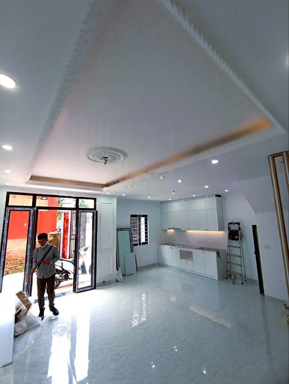 Nhà đẹp logoc Độ Tràng 40m2x3T, 3.35 tỷ, oto đậu cửa, 10m ra đường Contener