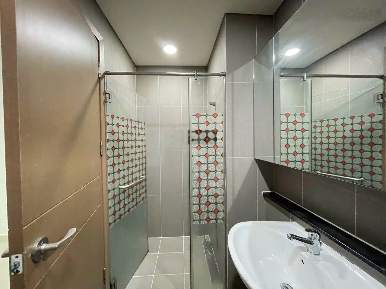 Bán căn hộ The Eastern, đường Liên Phường, quận 9. Căn góc 3 phòng ngủ và 2 WC full nội thất