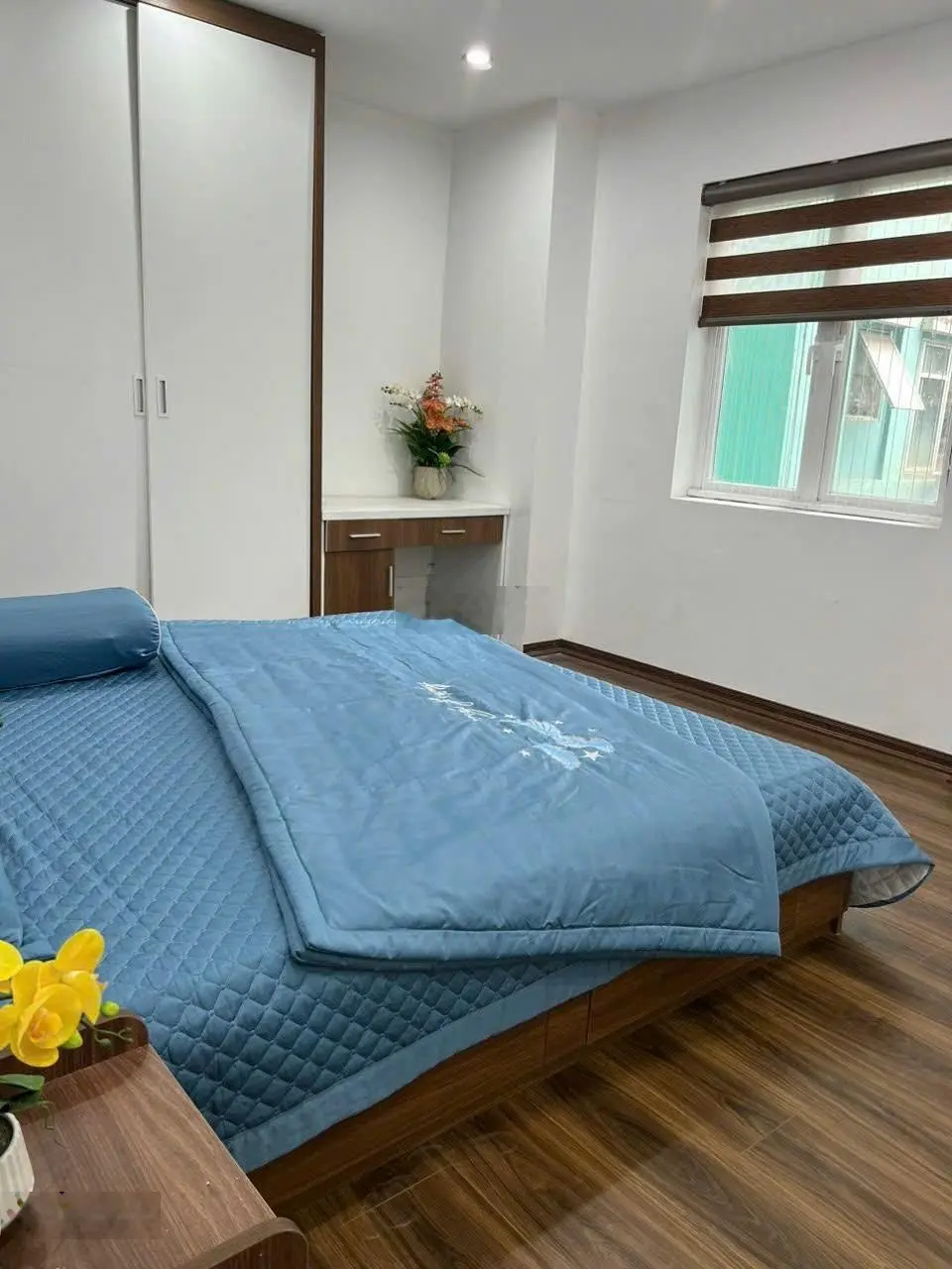 Bán căn căn góc 3 ngủ tầng trung, để lại full nội thất, có slot oto. LH xem nhà: 0343 191 ***