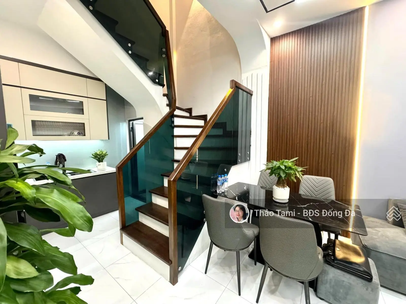 Có 102! Phương Mai cả phố có 1 căn, ngõ nông ô tô đỗ cửa, siêu thoáng, full nội thất 35m2*5T