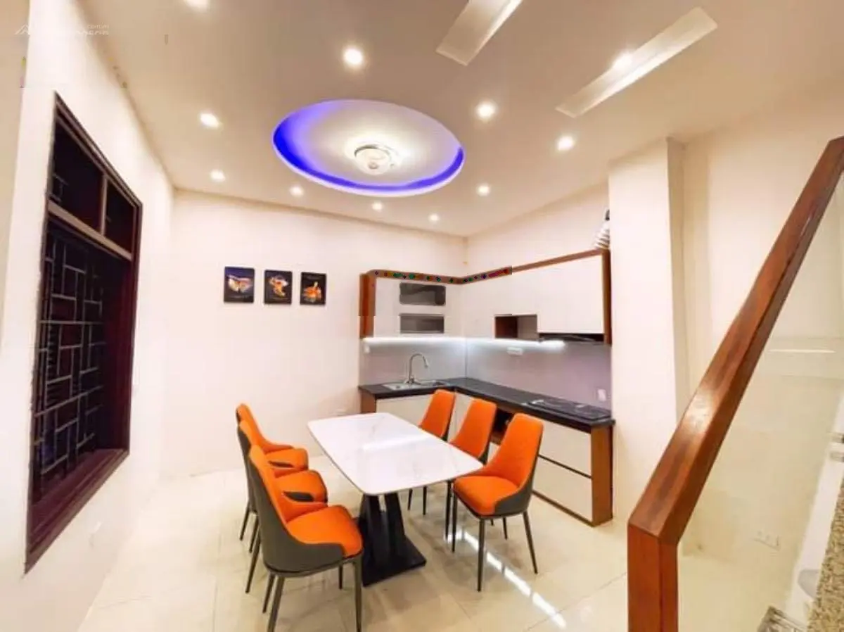 Phân lô quân đội ở sướng! Bán nhà ngõ 237 Hoàng Văn Thái 44m2 4 tầng chỉ 7.96 tỷ có thương lượng