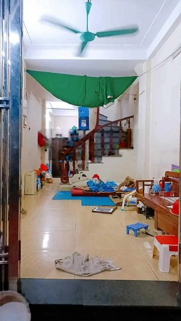 Nhà Lĩnh Nam 34m2, 4 tầng, 3.6 tỷ, sổ đỏ chính chủ, không quy hoạch, ngõ trước nhà rộng 3m