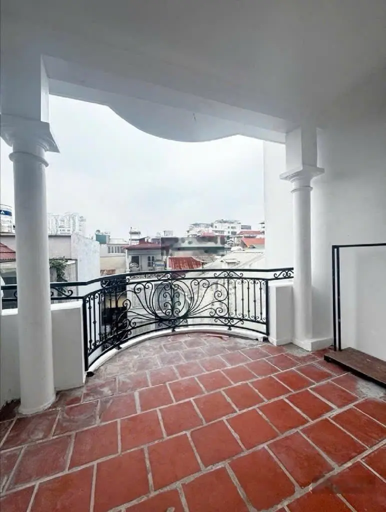 Nhà 5 tầng đẹp tỉ mỉ trung tâm Long Biên, full công năng, pháp lý sạch, sẵn sàng giao dịch