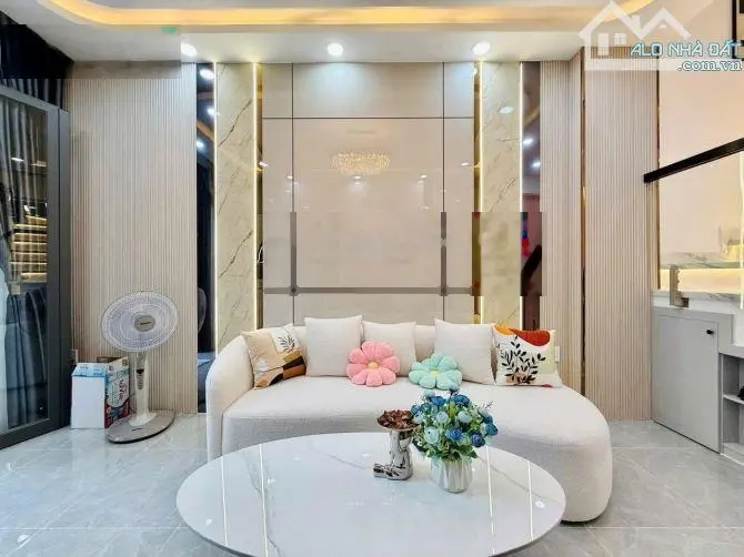 Bán nhà riêng tại đường phổ quang, giá cực chất 3,2 tỷ vnd, diện tích 56m2, 2 pn, 2 wc