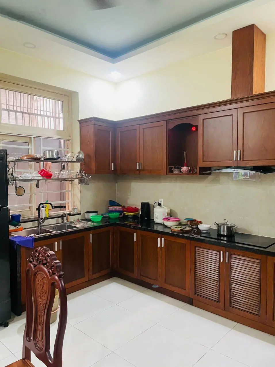 Cần bán nhà phố Him Lam Phú Đông 1 trệt 3 lầu pháp lý sổ hồng dãy hướng Tây Bắc LH Dương 0906 388 ***