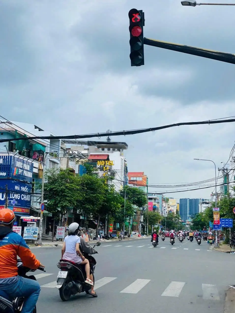 Cần bán gấp MT Đinh Bộ Lĩnh - Bùi Đình Túy, P26, Bình Thạnh, DT 4,2x16m, 4 tầng giá bán 15 tỷ TL