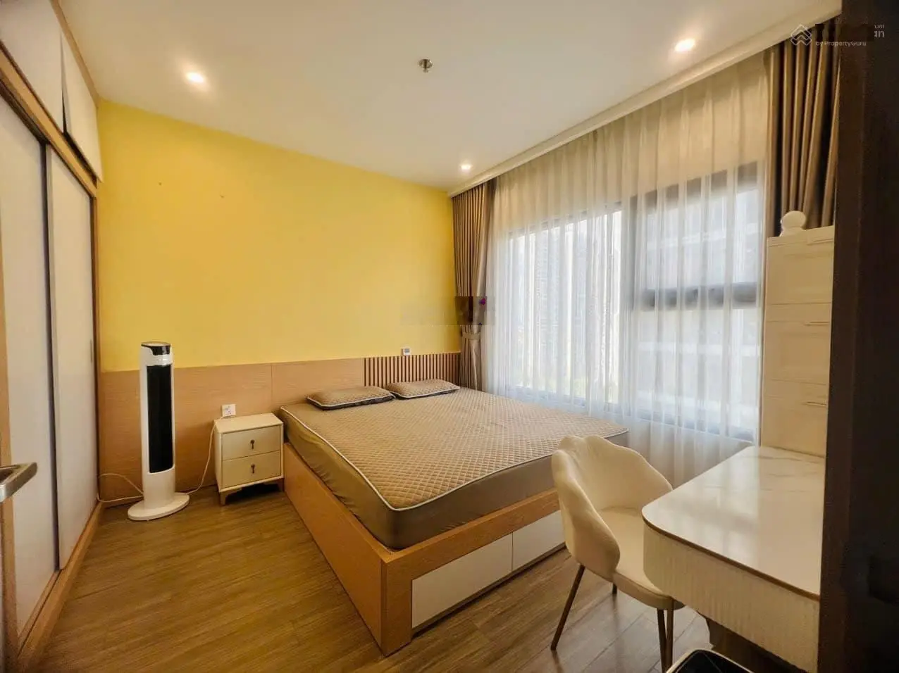 Chính chủ bán căn 3PN 75m2 tòa S402 Vinhomes Smart City Tây Mỗ full đồ sẵn sổ. Giá: 4,4 tỷ bao phí