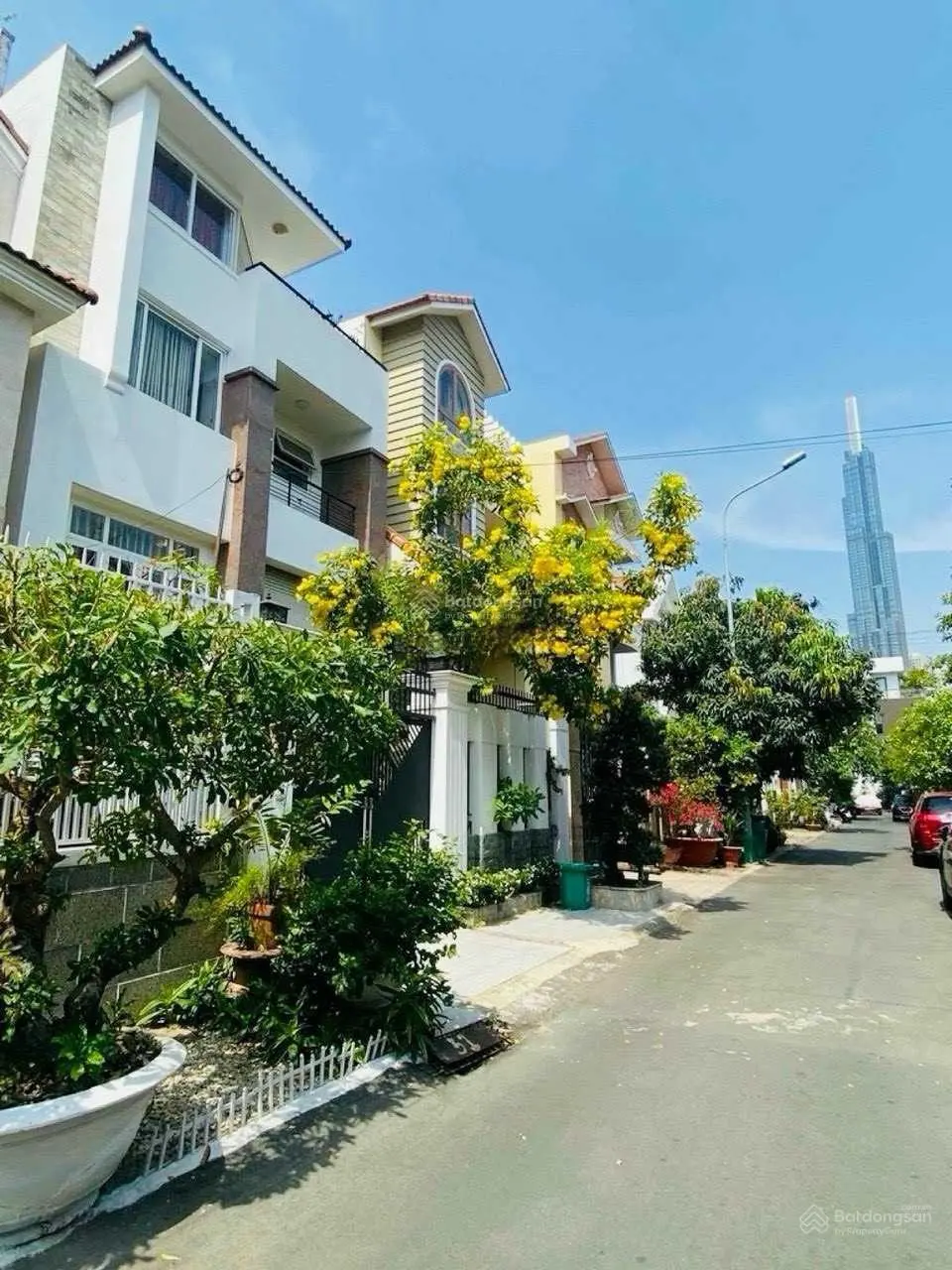 Biệt thự ngay Trần Não - 10 x 20m - 3 lầu đẹp. Chỉ 33 tỷ còn thương lượng