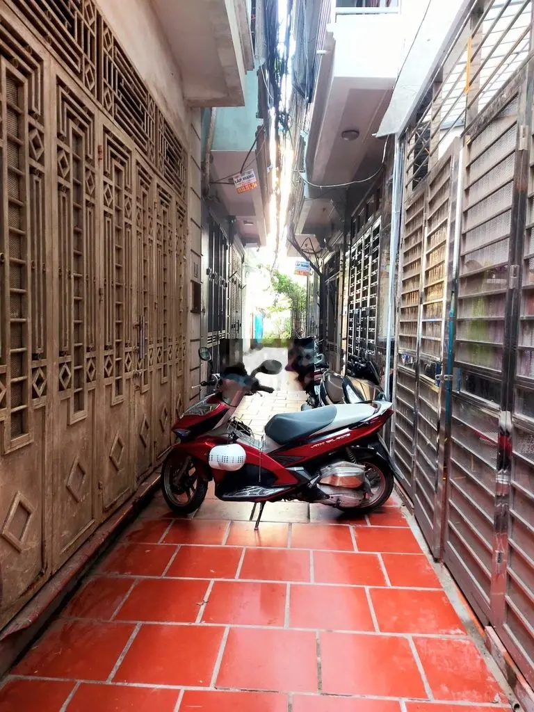 BÁN GẤP NHÀ RIÊNG GẦN HỒ ĐỀN LỪ, 20M RA Ô TÔ TRÁNH