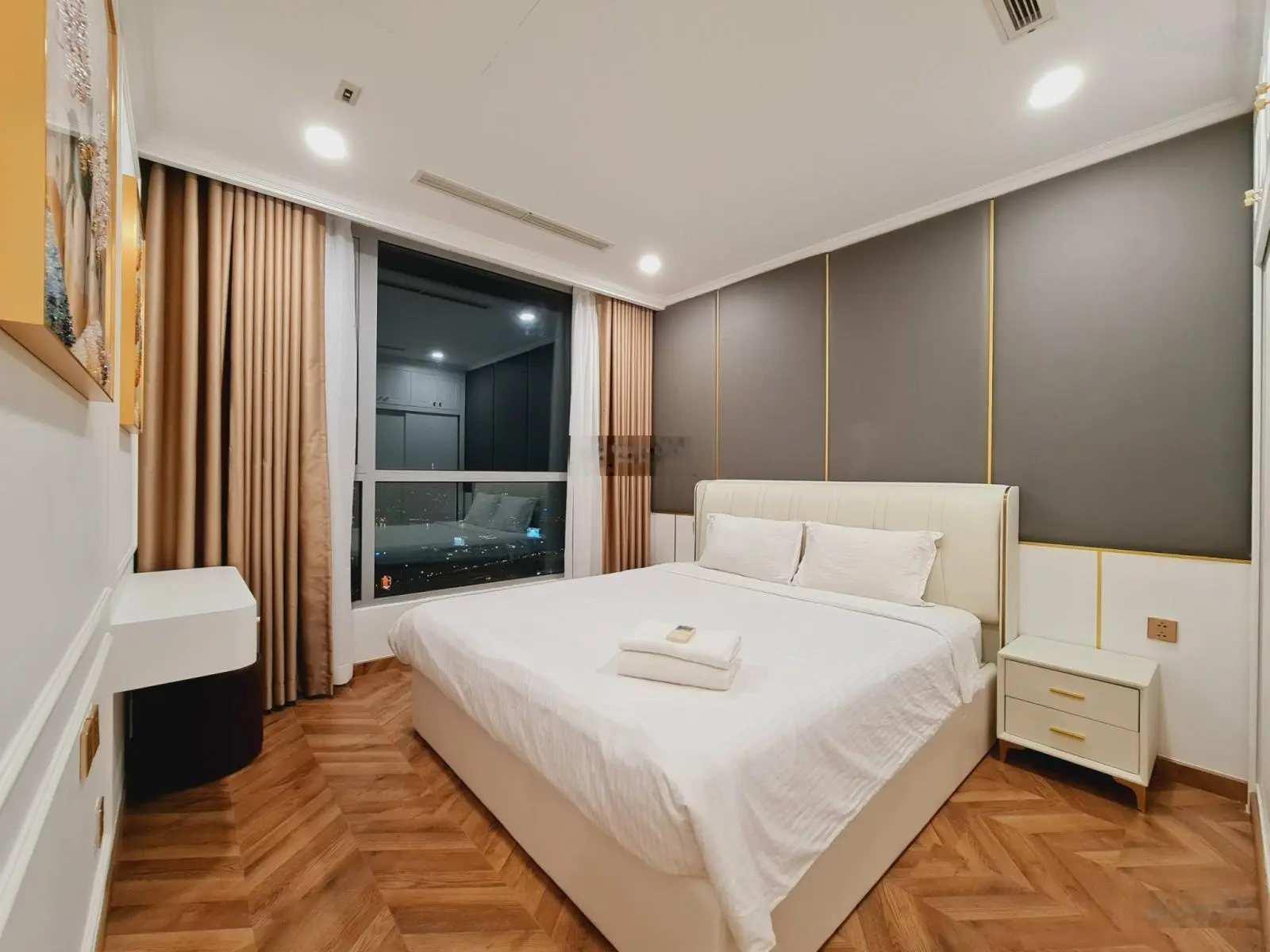 Bán căn hộ Tản Đà (Quận 5), duplex DT: 165m2, 3PN - 2WC, giá 8.7 tỷ. LH: 0939 586 *** Thanh Tùng