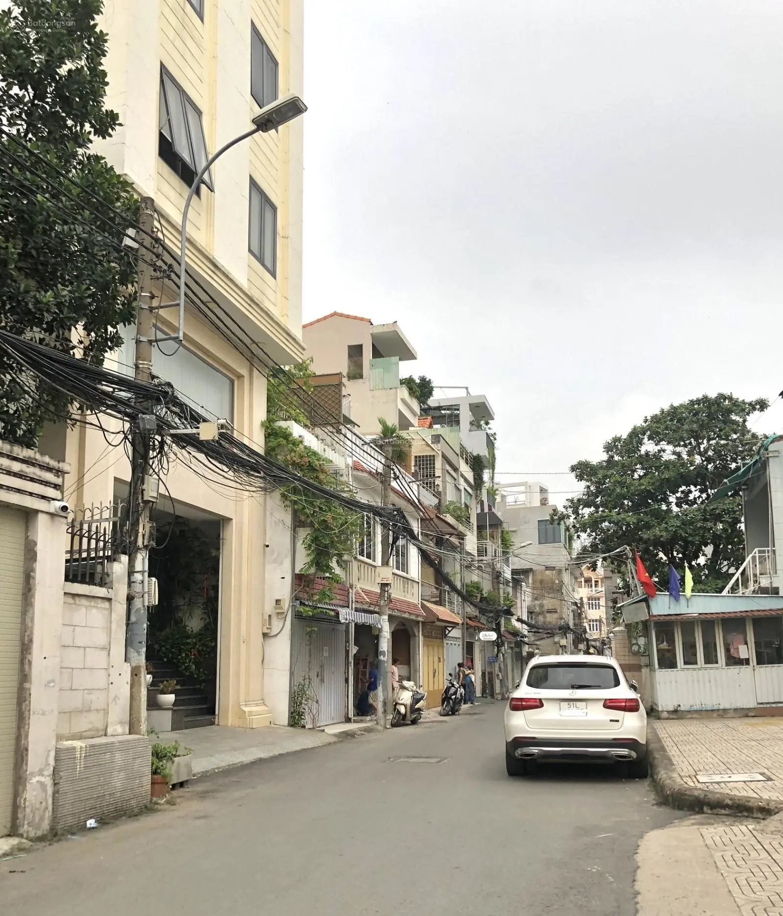 HIẾM nhà 4Tầng CÓ THANG MÁY, MẶT TIỀN thụt Trần Hữu Trang Phú Nhuận, 55m2, OTO VÀO NHÀ