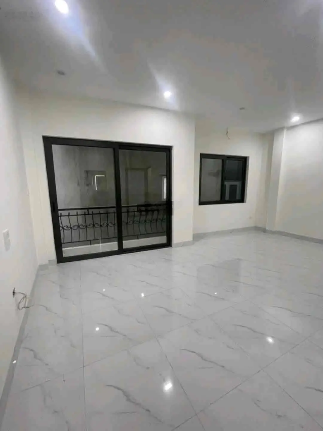 Cần tiền khởi nghiệp bán nhà thanh xuân 5 tầng 4 ngủ đầy đủ công năng. sổ đỏ sẵn giao dịch ngay