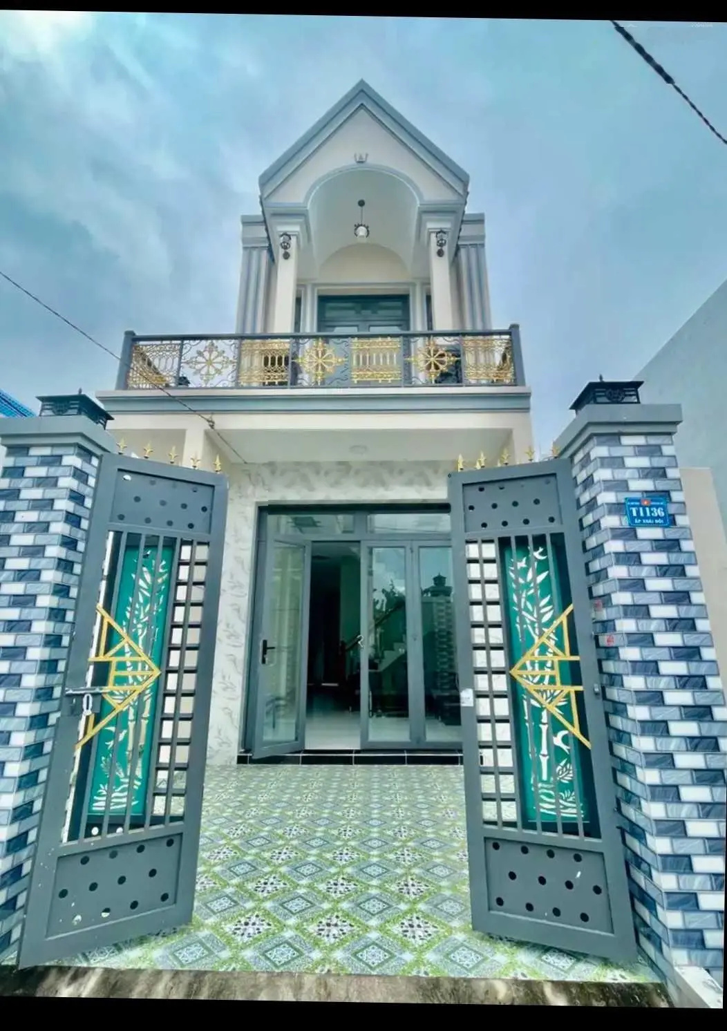 Chính chủ cần bán gấp nhà 1 trệt 2 lầu ngay chợ Hưng Long Bình Chánh, SHR