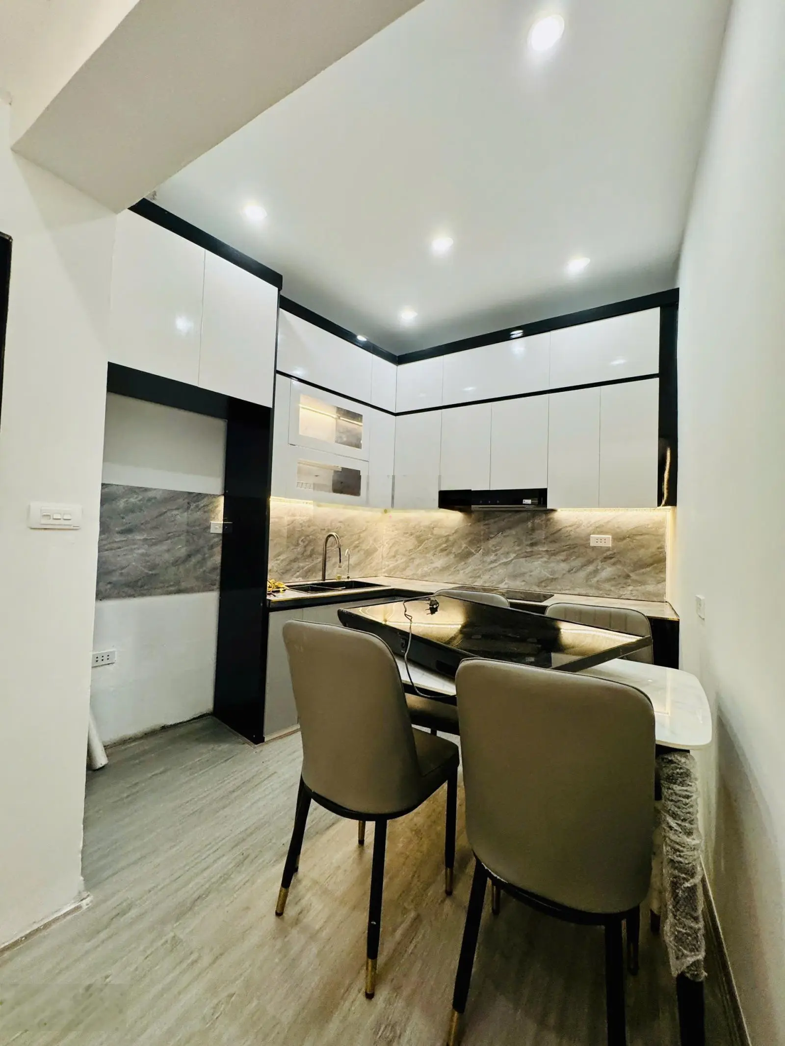 Gấp! Nhà đẹp Phú Thượng - Tây Hồ 43m2, 3 tầng, 3PN giá chỉ 7.x tỷ thương lượng - Siêu hiếm