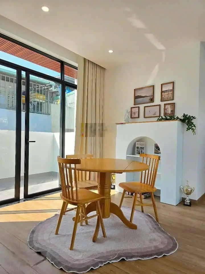 Bán nhà Xuân Diệu phong thái Châu Âu - 78m2 x 4T x MT 4m - Ngõ thông gần Hồ Tây - 3 ngủ ở sướng