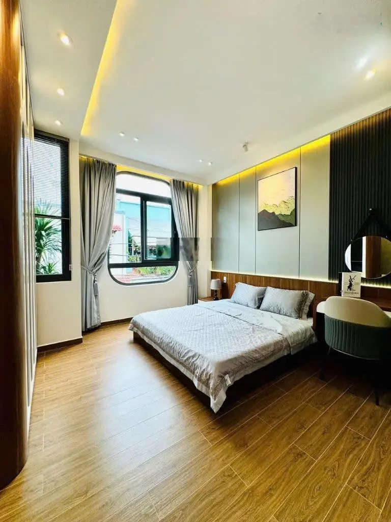 Ngay chợ Bến Thành nhà 30m đường Lê Thánh Tôn, Phường Bến Nghé, Quận 1 TpHCM giá bán 3tỷ100. Hẻm 6m
