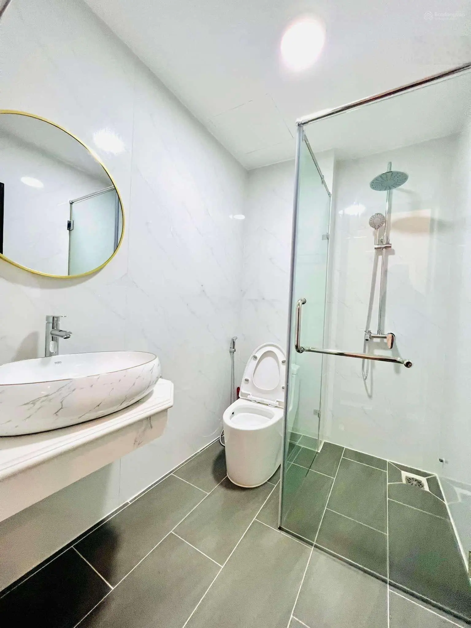 Bán nhà Phố Đông Tác trung tâm Đống Đa 20m ra Phố 51m2 6 Tầng thang máy nhà đẹp 6 Phòng Ngủ