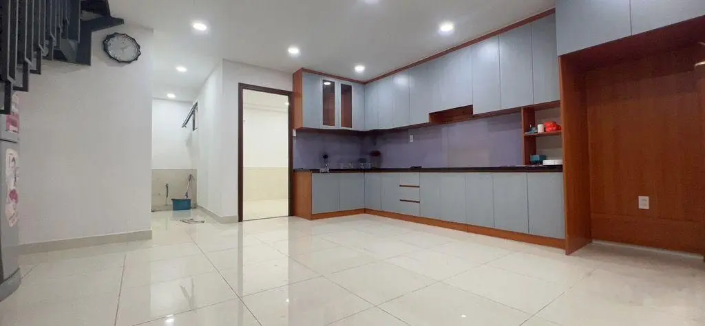 Bán nhà 4 tầng linh trung - hoàng diệu 2 - nội thất cao cấp - đường xe hơi vào nha - nhĩnh 6 tỷ
