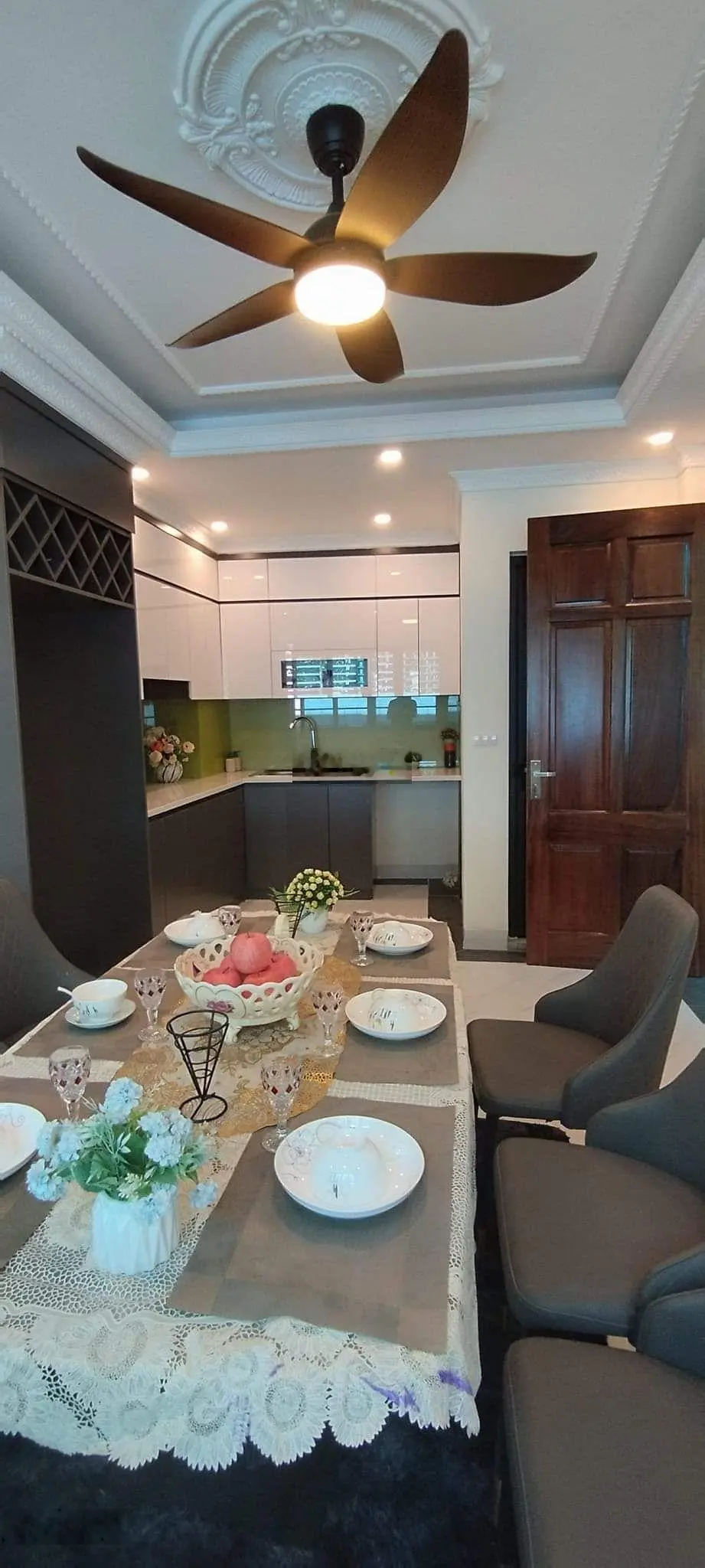 Bán gấp nhà siêu vip Quan Hoa phân lô dân xây 36m2 x 7 tầng, mặt tiền 6m thang máy ô tô vào nhà