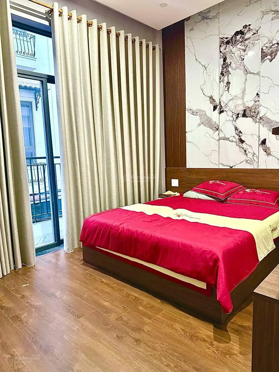 Bán gấp nhà 4 tầng đẹp không góc chết điện biên phủ ngay trung tâm tp đà nẵng!