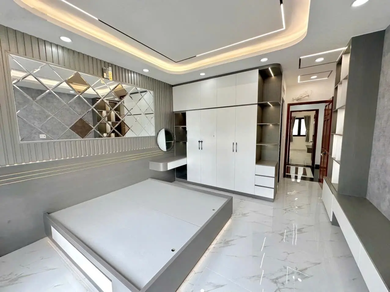 Chính chủ bán nhà 1/20 đường 18B thông ra hẻm số 3 Gò Xoài giáp Lê Văn Quới 4x16m lửng 3 lầu 5PN