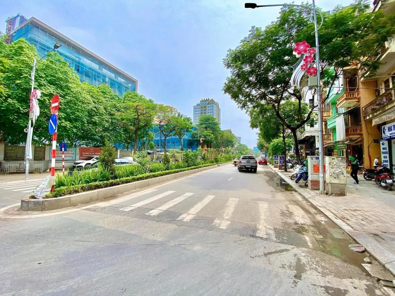 Bán đất Lạc Long Quân lô góc, ngõ thông ô tô ra hồ Tây, LH 0934 439 ***